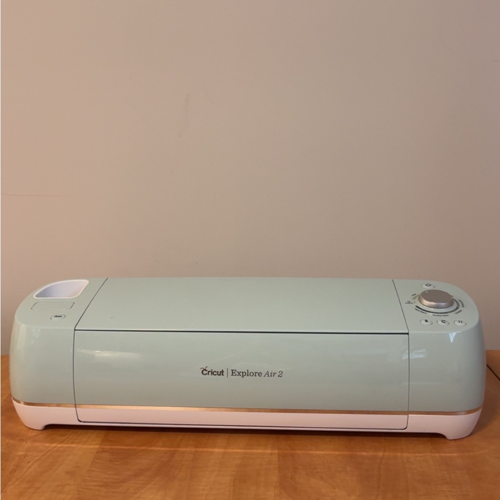 Cricut Explore Air 2 in Light Blue